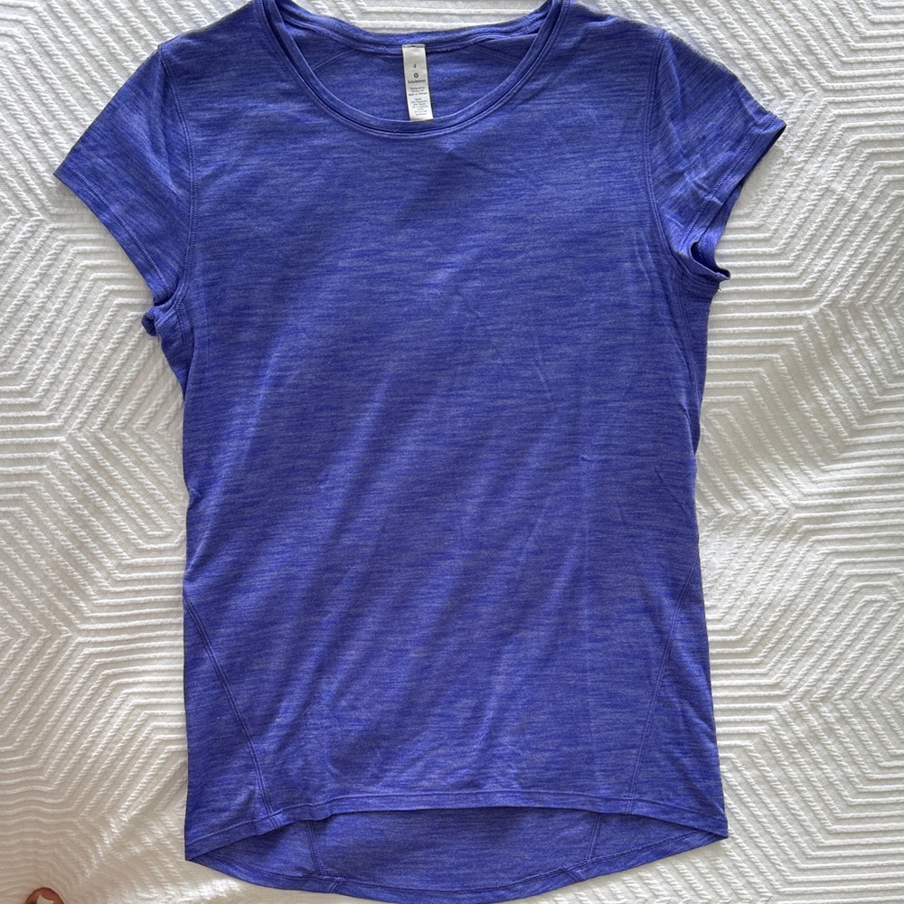 Lululemon tshirt